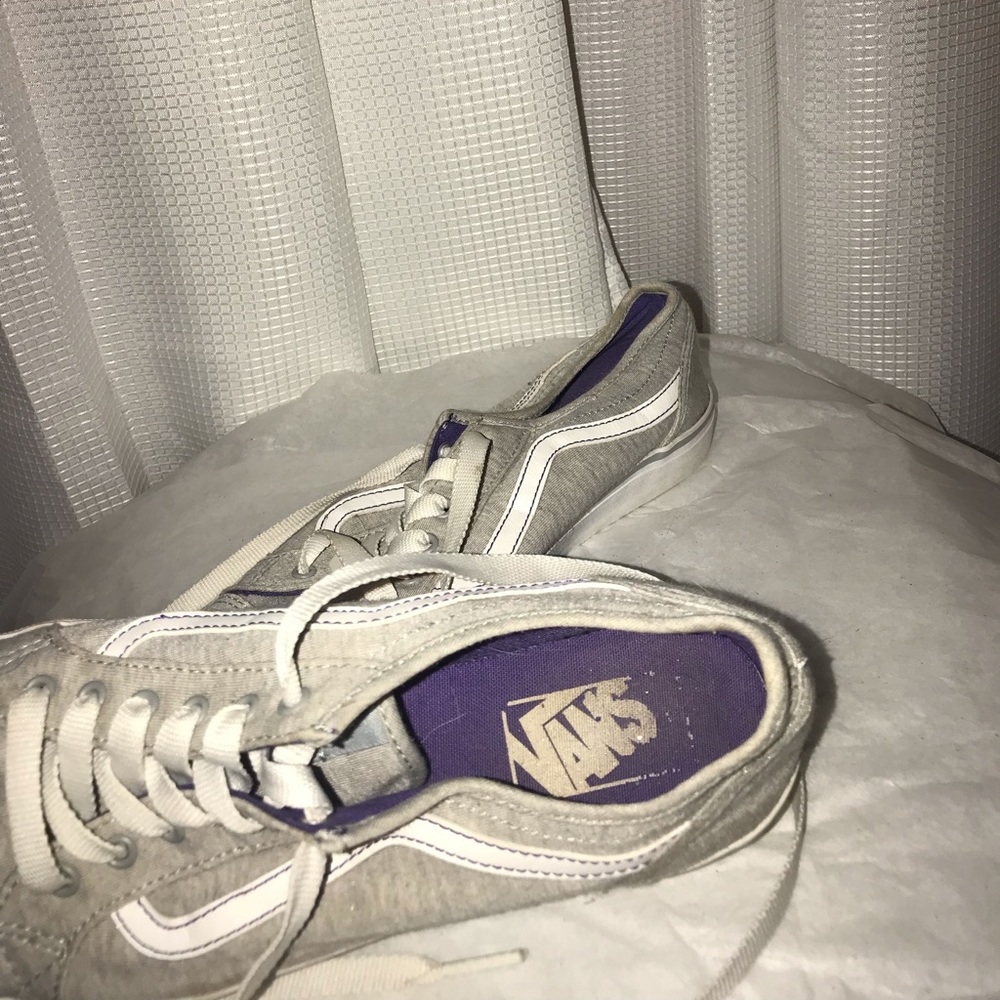 Vans - Picture 2 of 3